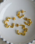 Wiggle Gold Earrings / Medium