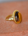 Between Ring / Gold