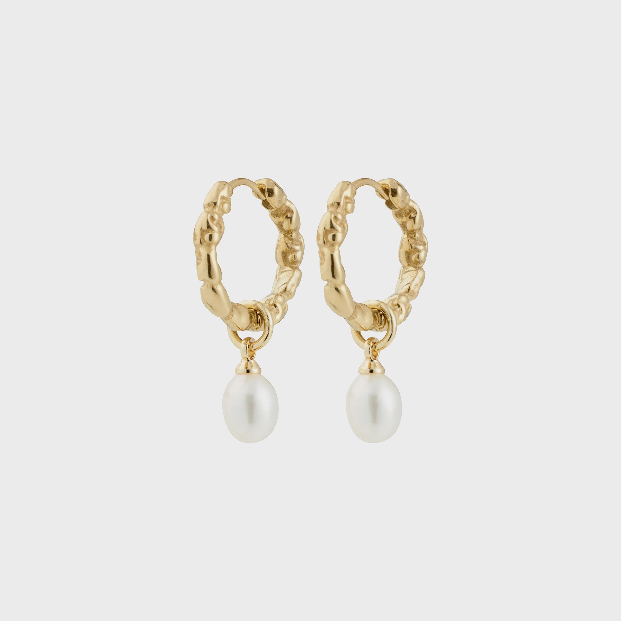 Shift Small Hoop Earrings With Freshwater Pearl / Gold