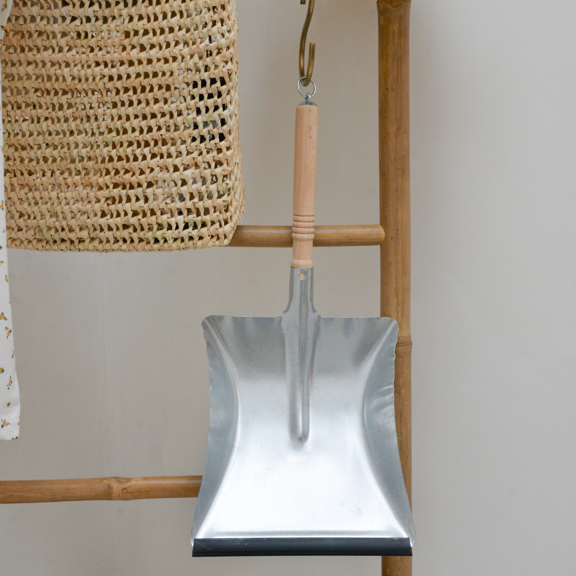 Dust Pan