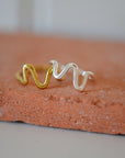 Lulu Wavy Stack Ring / Gold
